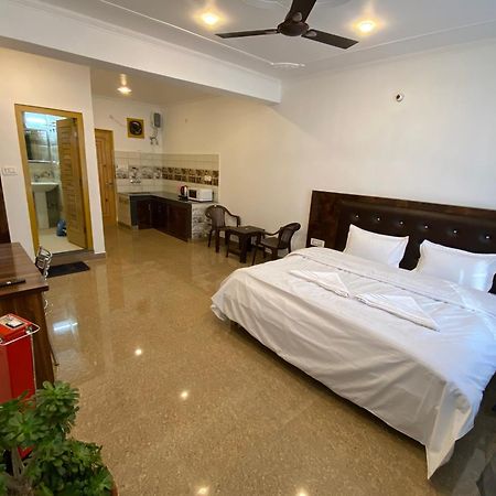Redeem Cafe & Homestay Маклеод-Гандж Екстер'єр фото