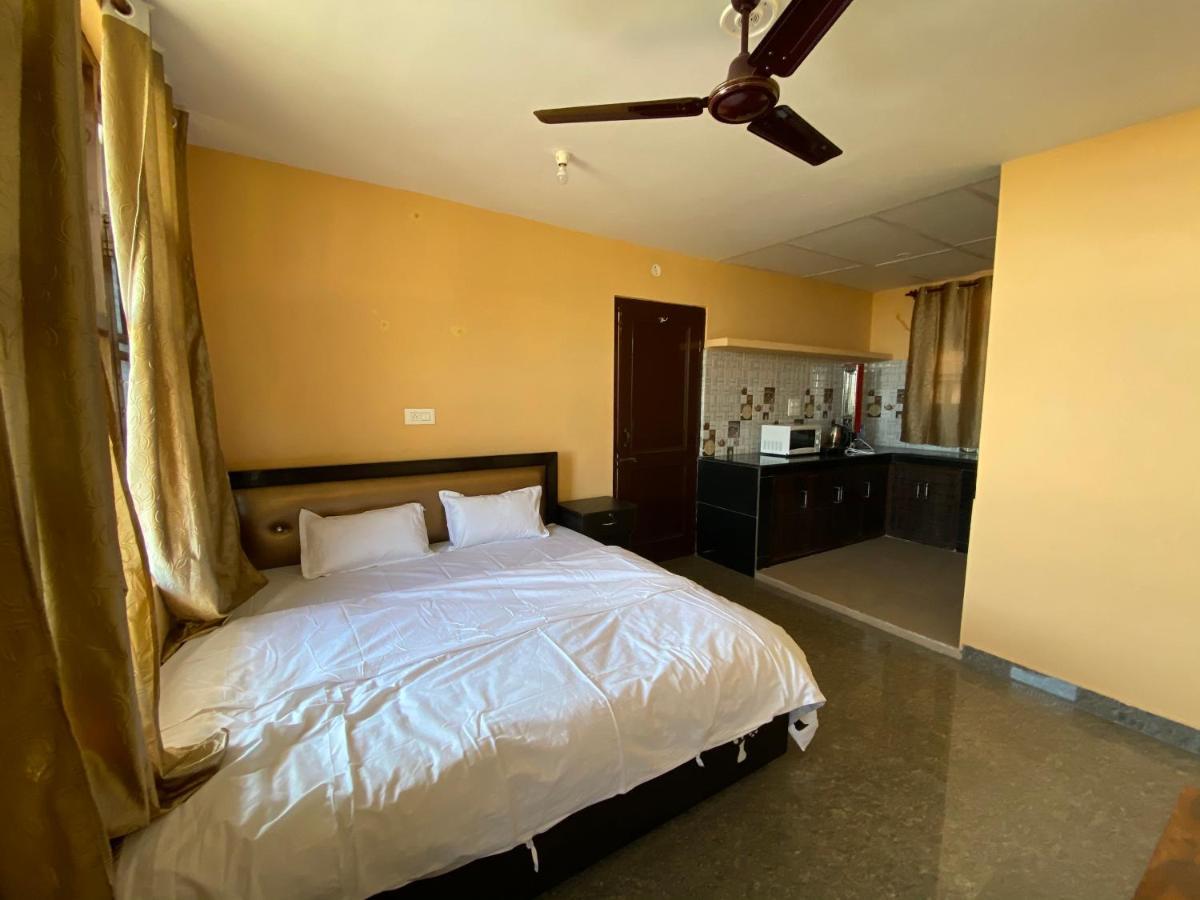 Redeem Cafe & Homestay Маклеод-Гандж Екстер'єр фото